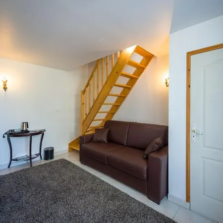 Отель Domaine De Presle Saumur, The Originals Relais