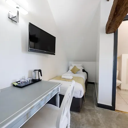 Отель Domaine De Presle Saumur, The Originals Relais