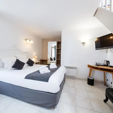 Domaine De Presle Saumur, The Originals Relais Отель Distre