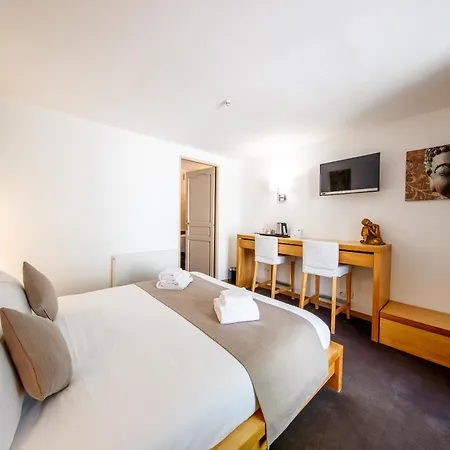 Отель Domaine De Presle Saumur, The Originals Relais 3*