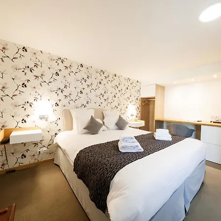 Отель Domaine De Presle Saumur, The Originals Relais Distre