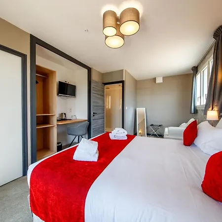 Отель Domaine De Presle Saumur, The Originals Relais Distre